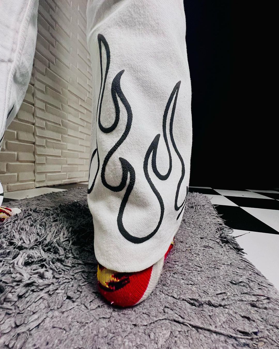 Flame White Straight Fit Baggy Jeans For Men