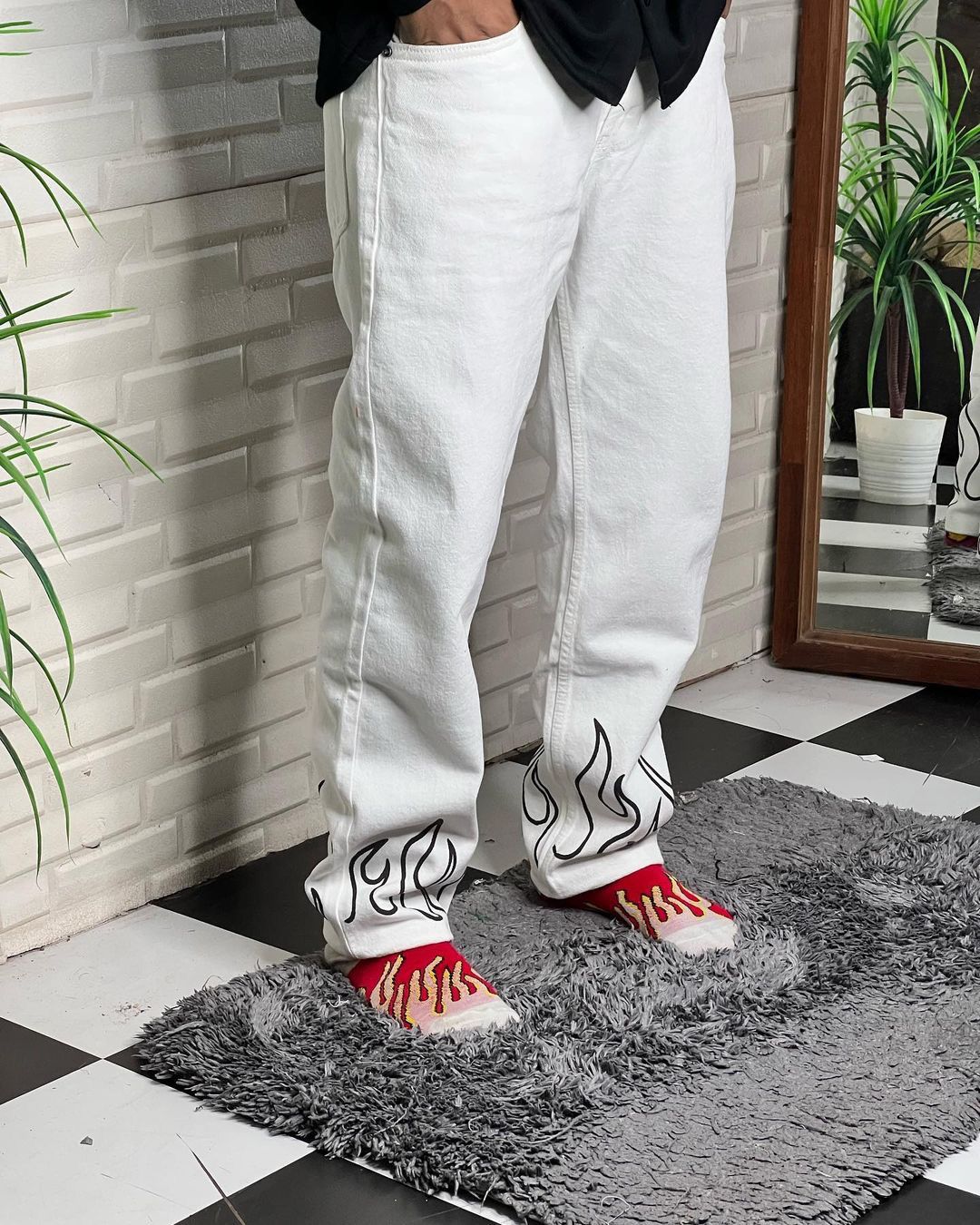 Flame White Straight Fit Baggy Jeans For Men