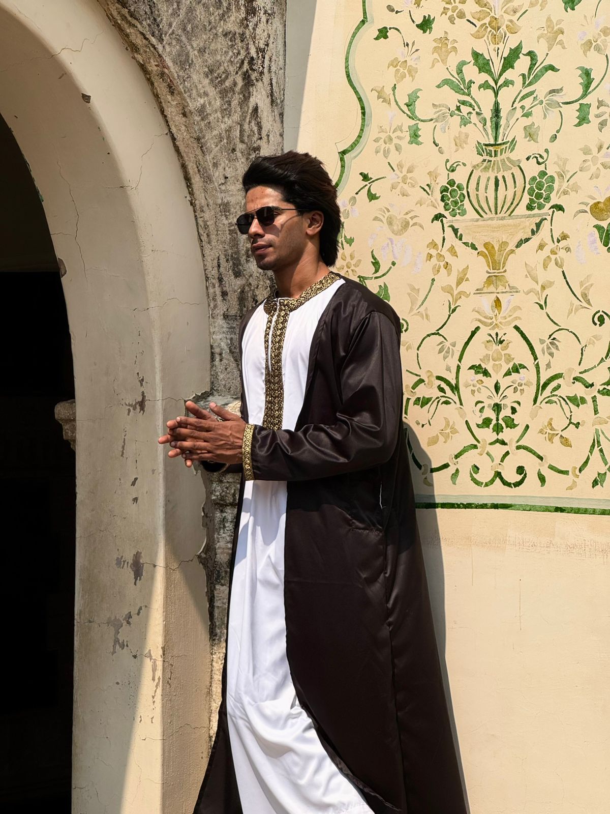 Black Shrug Omani Thobes