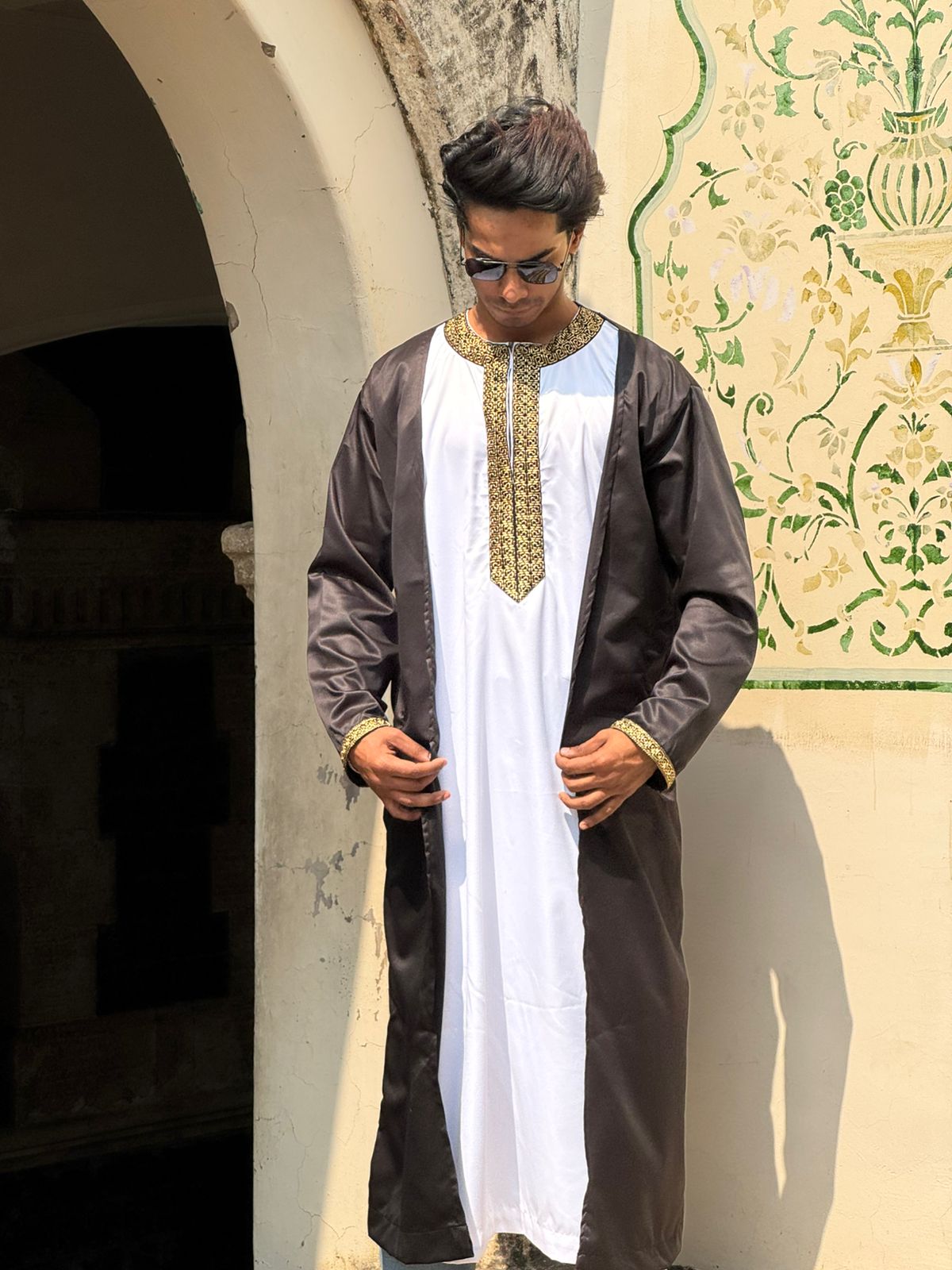 Black Shrug Omani Thobes