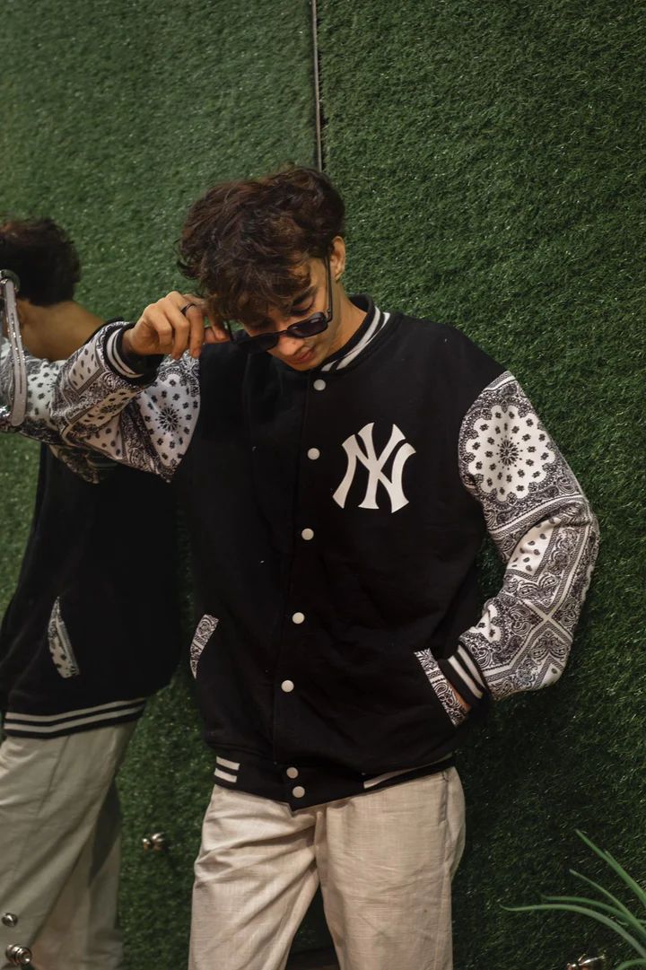 Open media 1 in modal